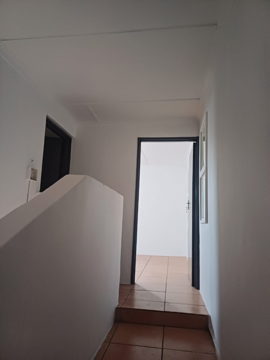 To Let Commercial Property for Rent in Okavango Park Western Cape